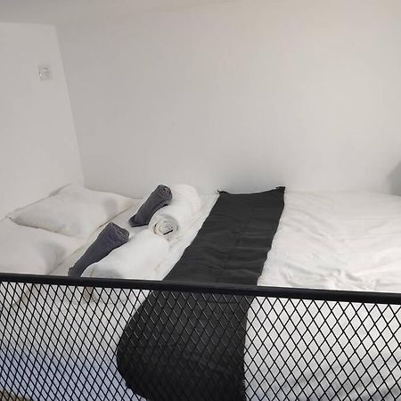 Centrally-Located Quiet Cozy Loft Apartment Beersheba Bagian luar foto