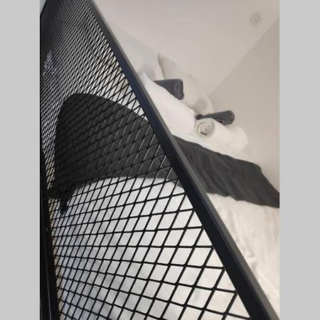 Centrally-Located Quiet Cozy Loft Apartment Beersheba Bagian luar foto