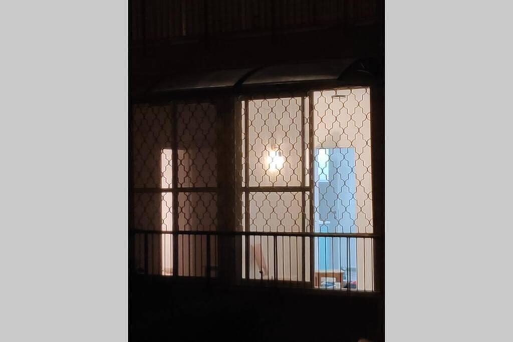 Centrally-Located Quiet Cozy Loft Apartment Beersheba Bagian luar foto