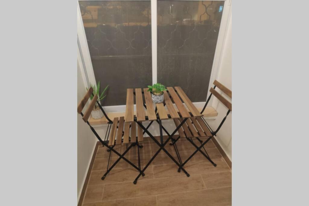 Centrally-Located Quiet Cozy Loft Apartment Beersheba Bagian luar foto