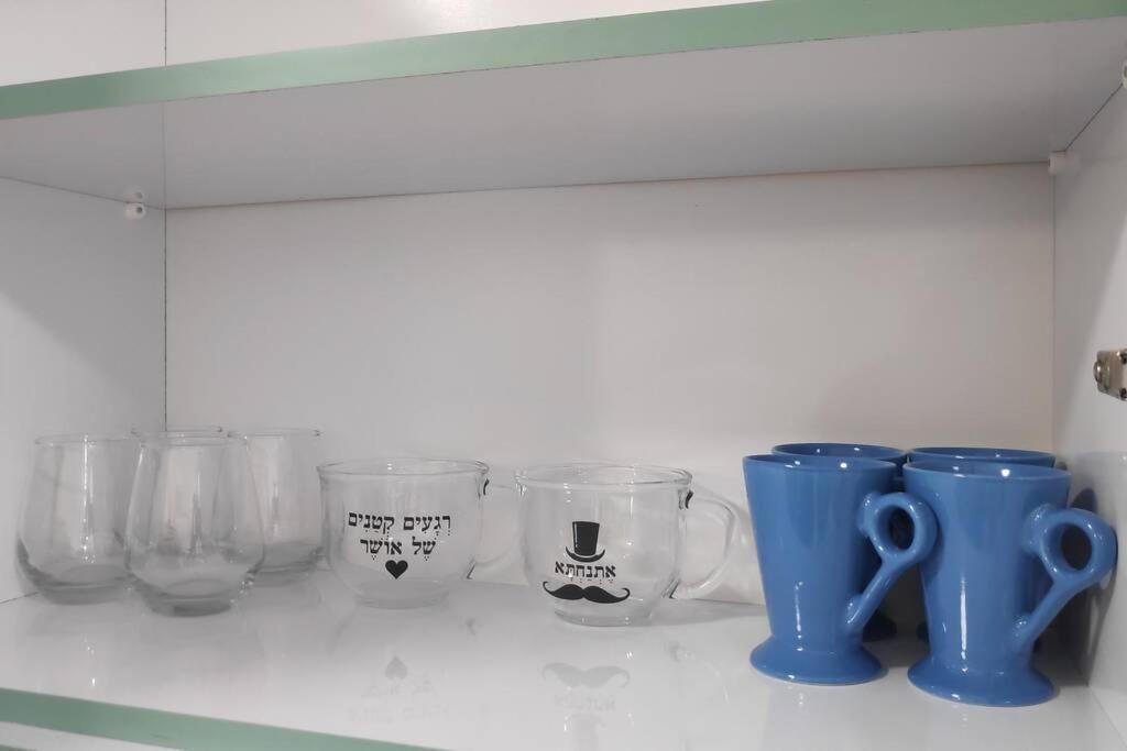 Centrally-Located Quiet Cozy Loft Apartment Beersheba Bagian luar foto