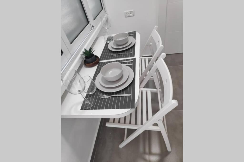 Centrally-Located Quiet Cozy Loft Apartment Beersheba Bagian luar foto